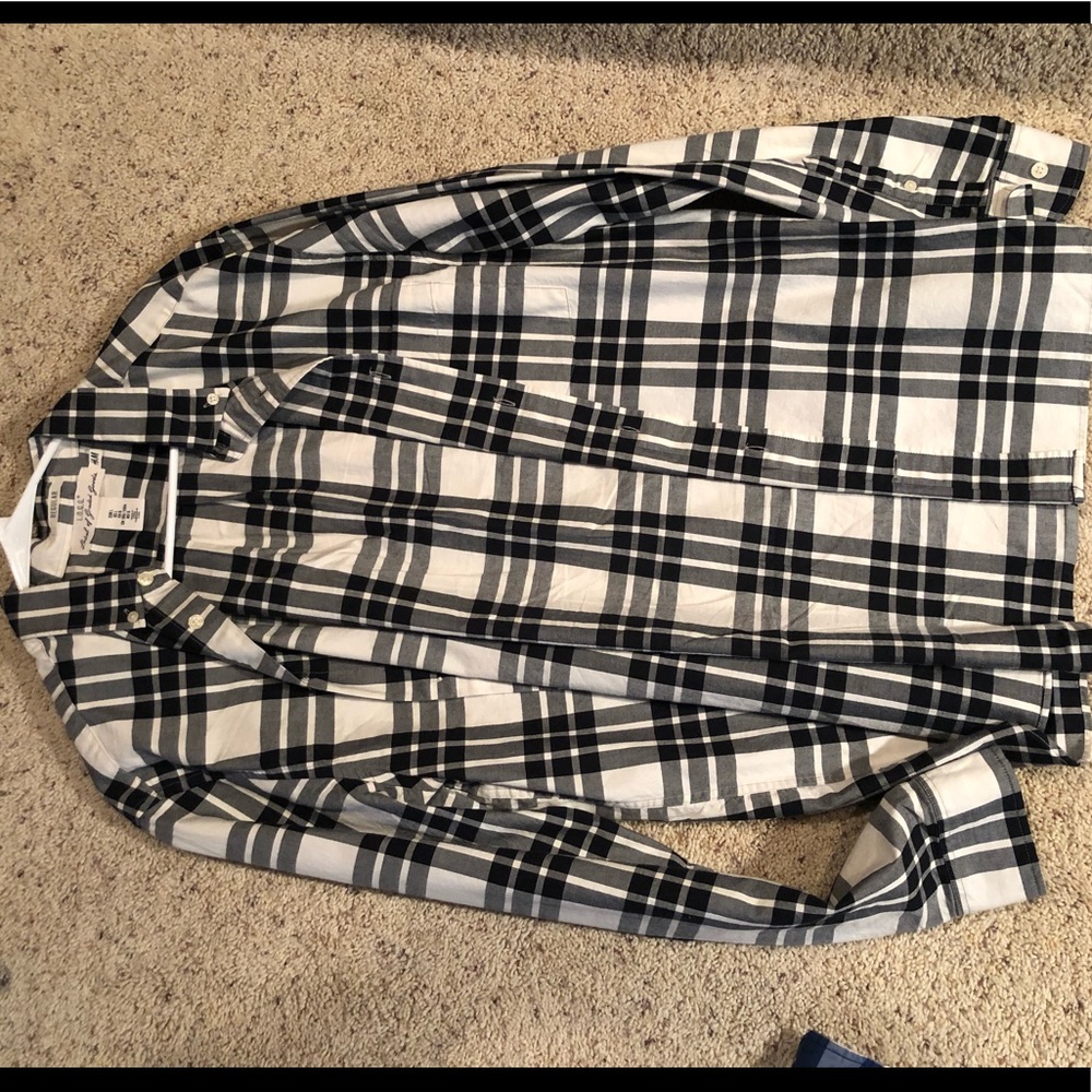 Plaid long sleeve button down t shirt